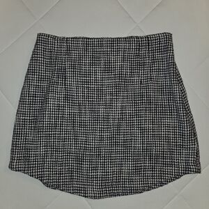 Abercrombie & Fitch Black and White Houndstooth Skirt